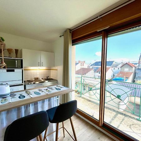 Salm, Coquet Studio Avec Balcon Ouistreham Eksteriør billede