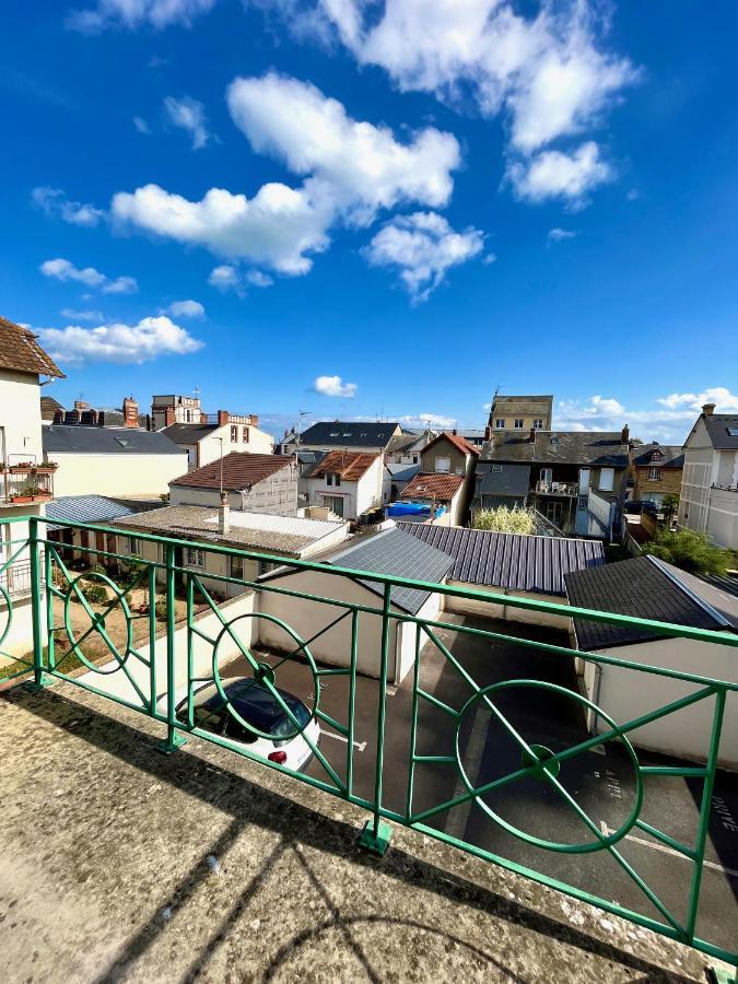 Salm, Coquet Studio Avec Balcon Ouistreham Eksteriør billede