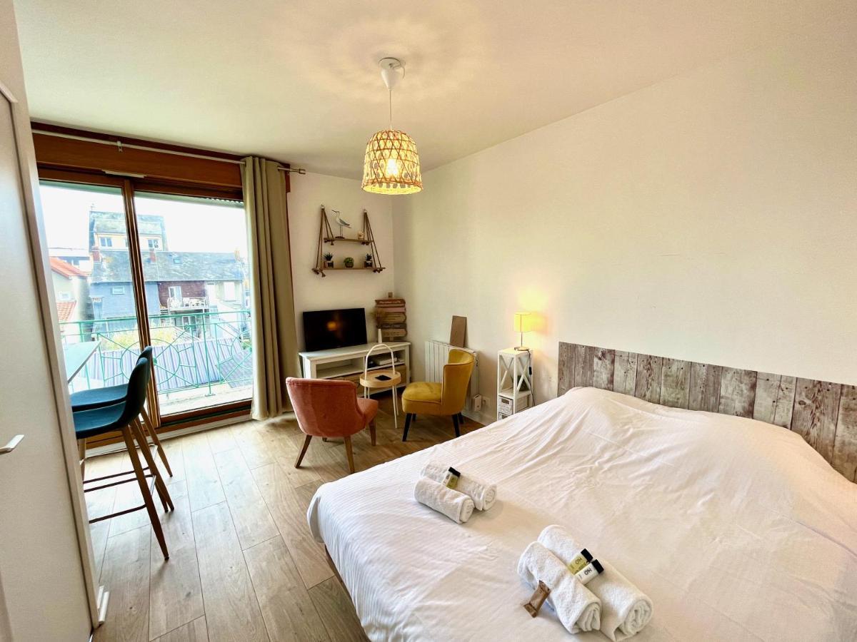 Salm, Coquet Studio Avec Balcon Ouistreham Eksteriør billede