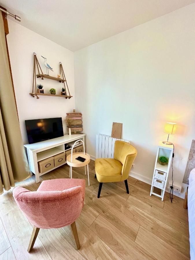 Salm, Coquet Studio Avec Balcon Ouistreham Eksteriør billede