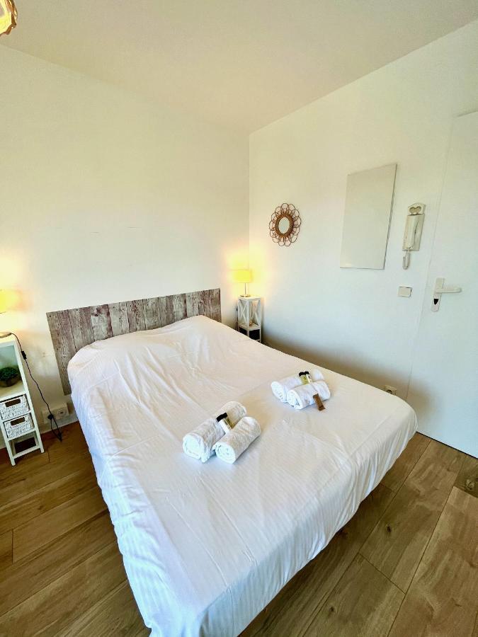 Salm, Coquet Studio Avec Balcon Ouistreham Eksteriør billede